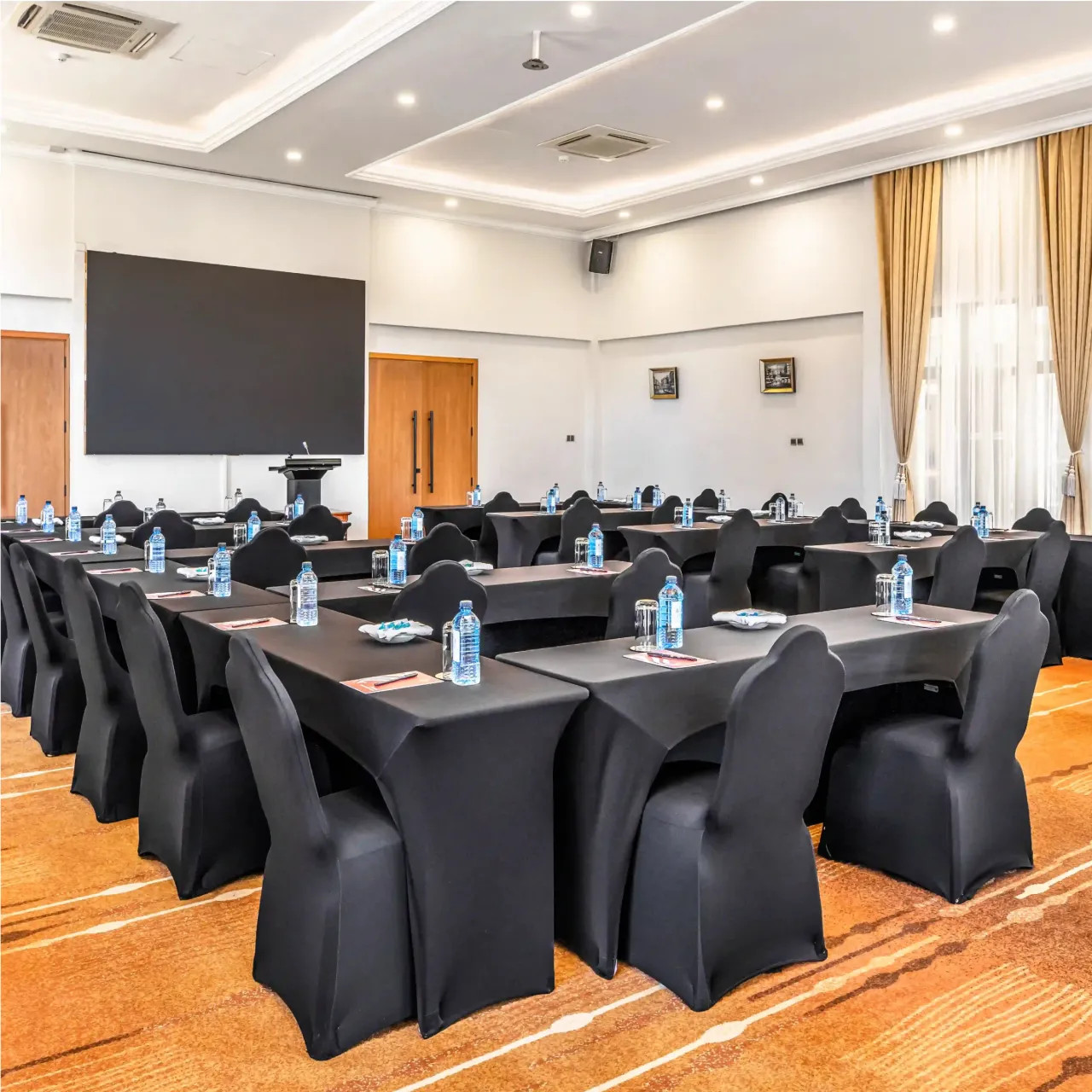 Main Hall - conference setup for large events