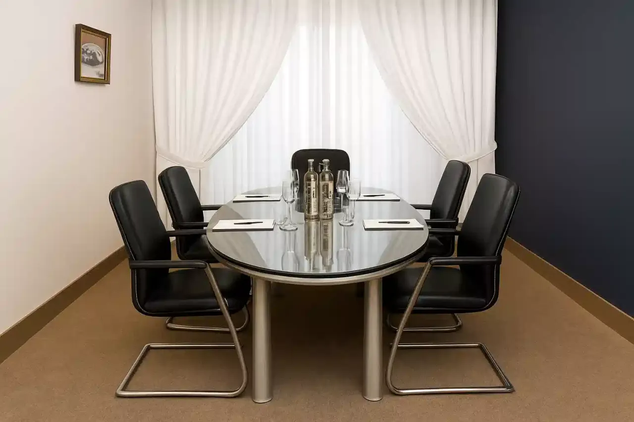 Small Meetings - professional space for focused discussions